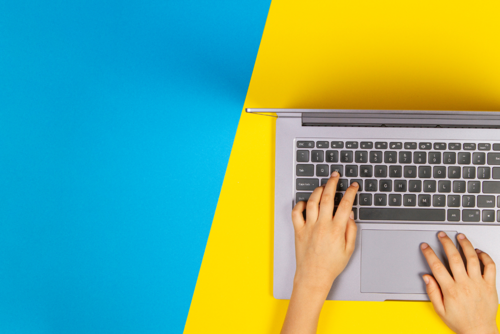 Como os sistemas de gestão melhoram o currículo escolar guia completo para gestores