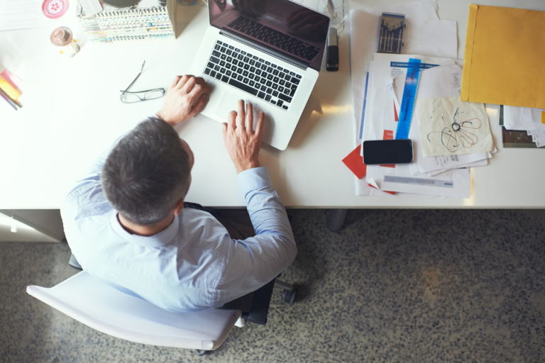 Qual o preço de um sistema de gestão escolar e o que avaliar antes de contratar